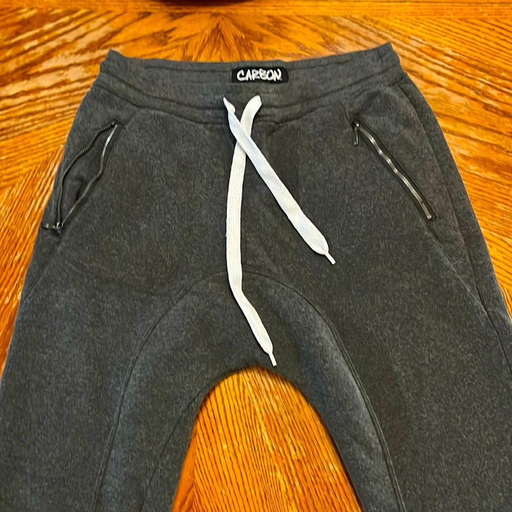 Carbon Men’s large gray joggers
